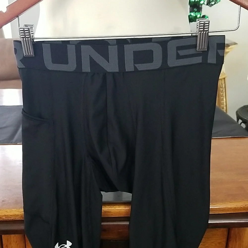 Under Armour HeatGear Compression Leggings - Size Medium - Picture 2 of 10